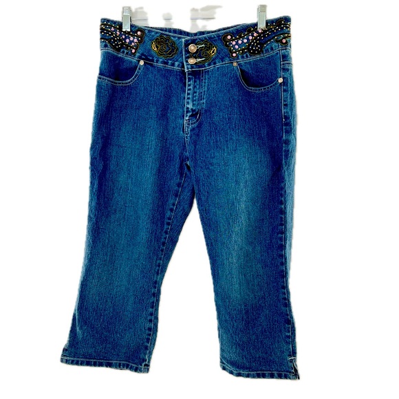 Cosmopolitan Jeanswear Embroidered Stretch Capri Jeans Medium Blue Wash Size 10 - Picture 1 of 16
